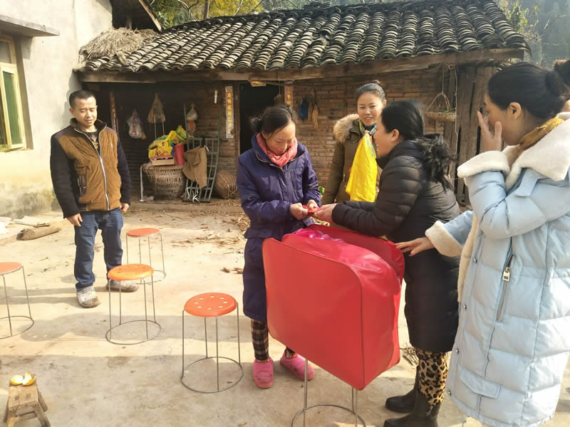 “責(zé)任正信，愛心公益”我們?cè)谛袆?dòng)——綿陽游仙區(qū)登仙村之行